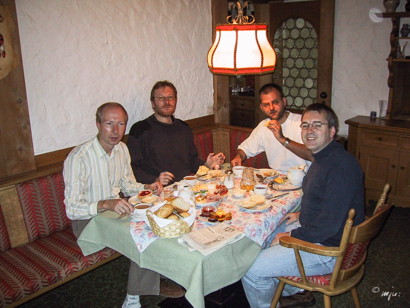 102-0220_IMG