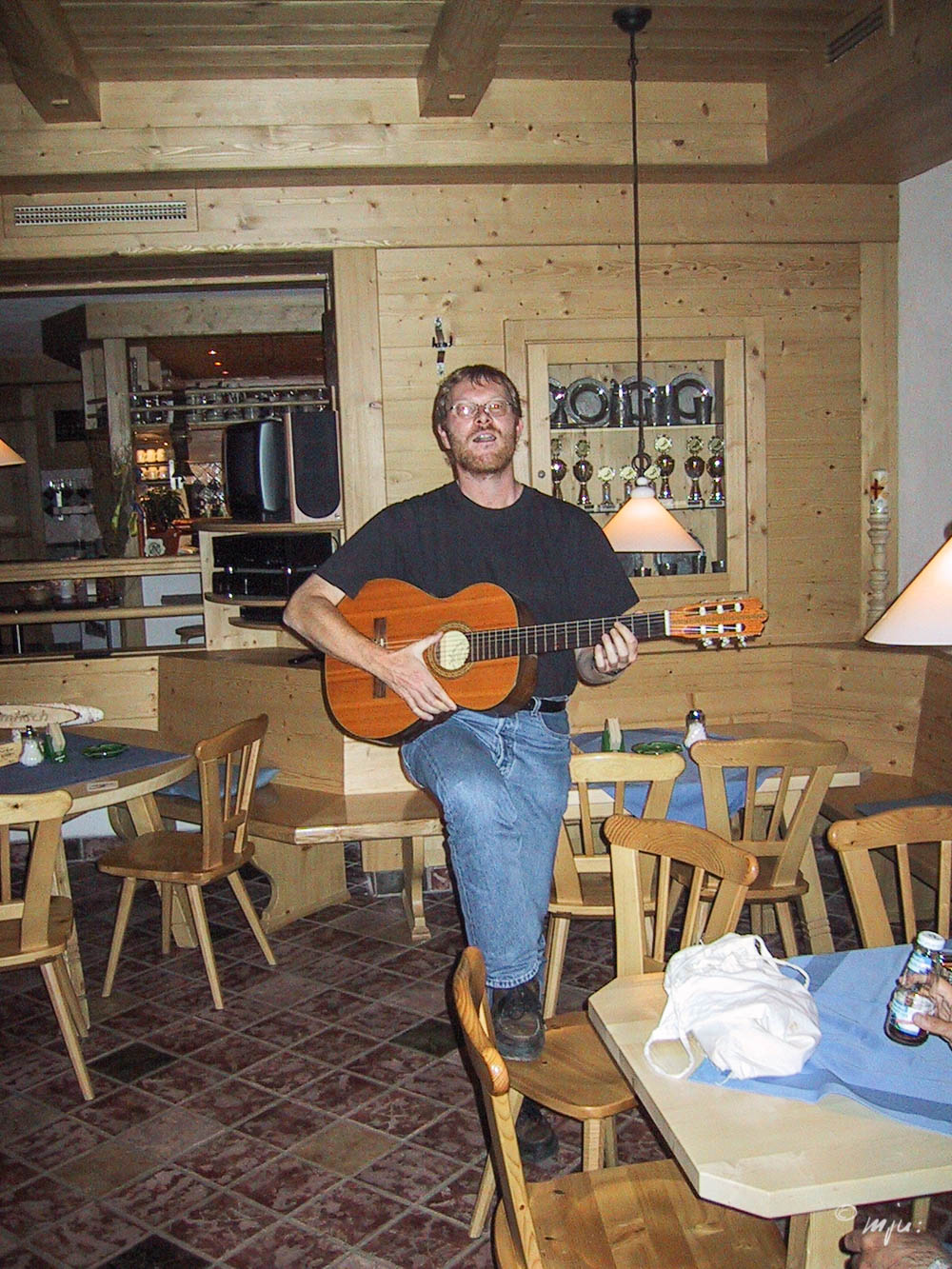 102-0245_IMG