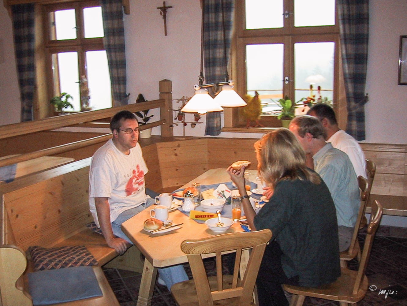 102-0246_IMG