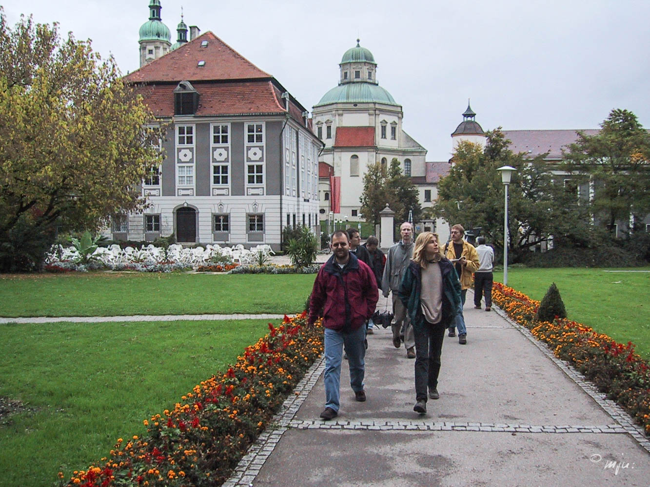 102-0252_IMG