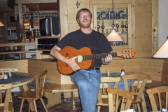 102-0245_IMG